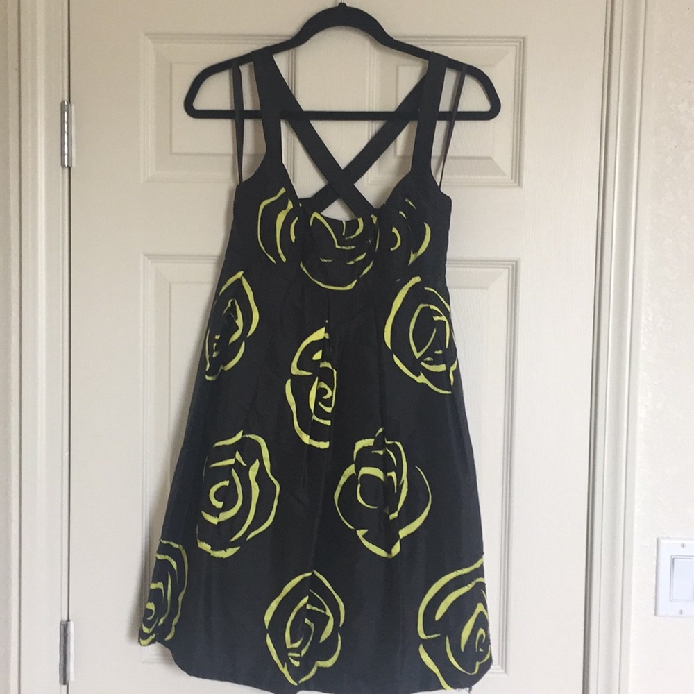 INC 100% Silk Black Flower Criss Cross Back sz 6P